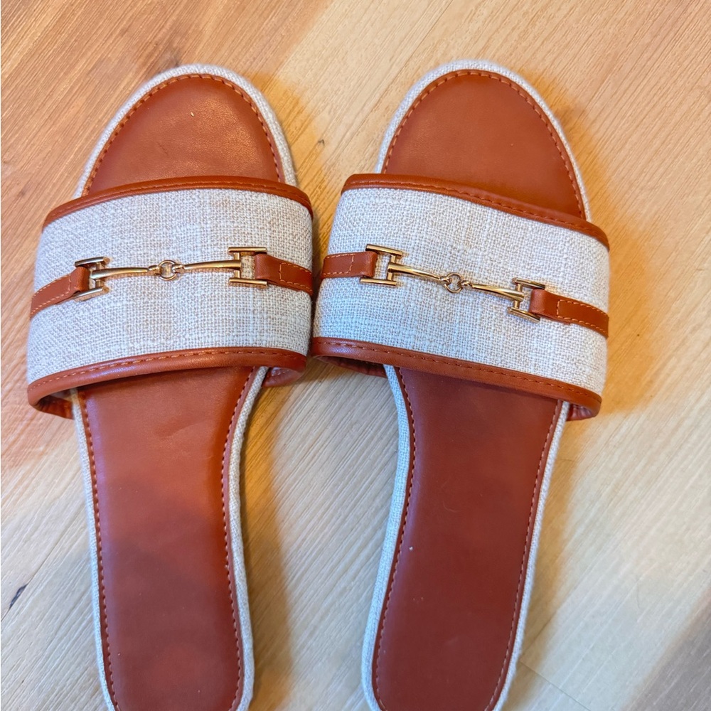 Elegant Tan and Cream Women's Slide Sandals